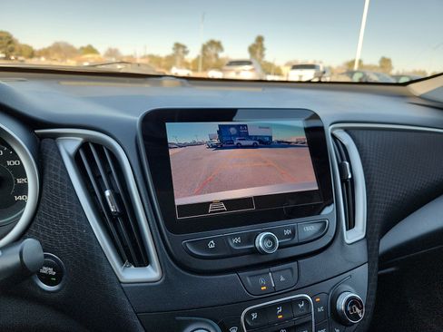 Used 2023 Chevrolet Malibu LT image 18