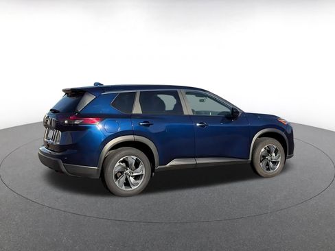 Used 2025 Nissan Rogue SV image 15