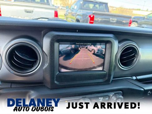 Used 2023 Jeep Wrangler Sport S image 24