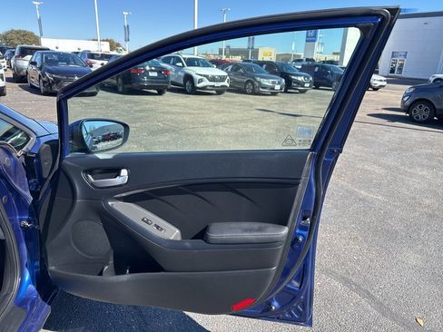 Used 2018 Kia Forte LX image 30