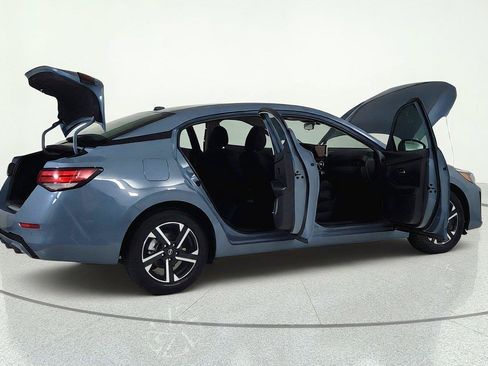 Used 2024 Nissan Sentra SV FWD image 14