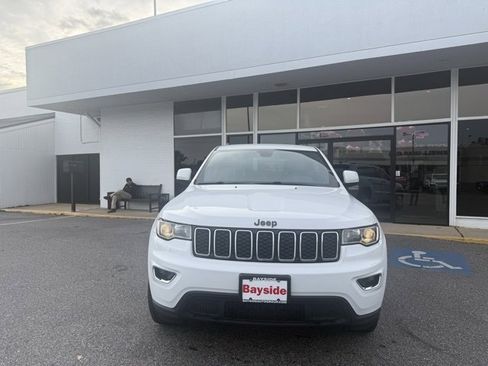 Used 2020 Jeep Grand Cherokee Laredo image 5