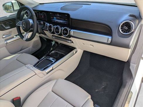 Used 2026 Mercedes-Benz GLB 250 image 21