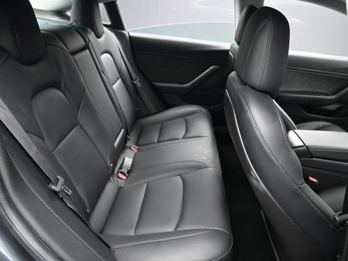 Used 2018 Tesla Model 3 Long Range image 32
