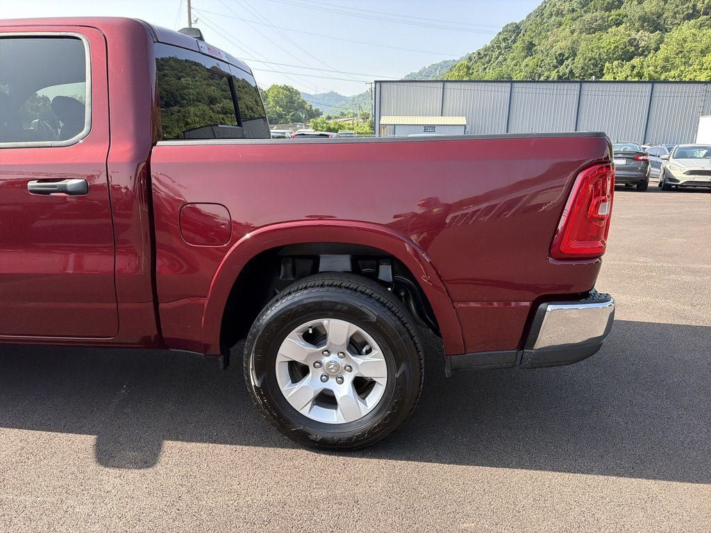 Used 2025 RAM 1500 Big Horn AWD/4WD image 7