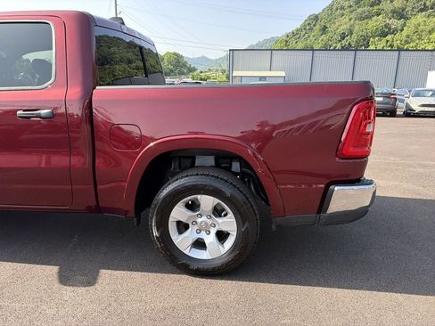 Used 2025 RAM 1500 Big Horn AWD/4WD image 7