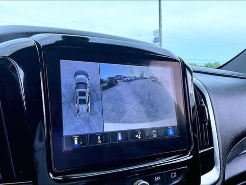 Used 2023 Chevrolet Traverse High Country FWD image 13