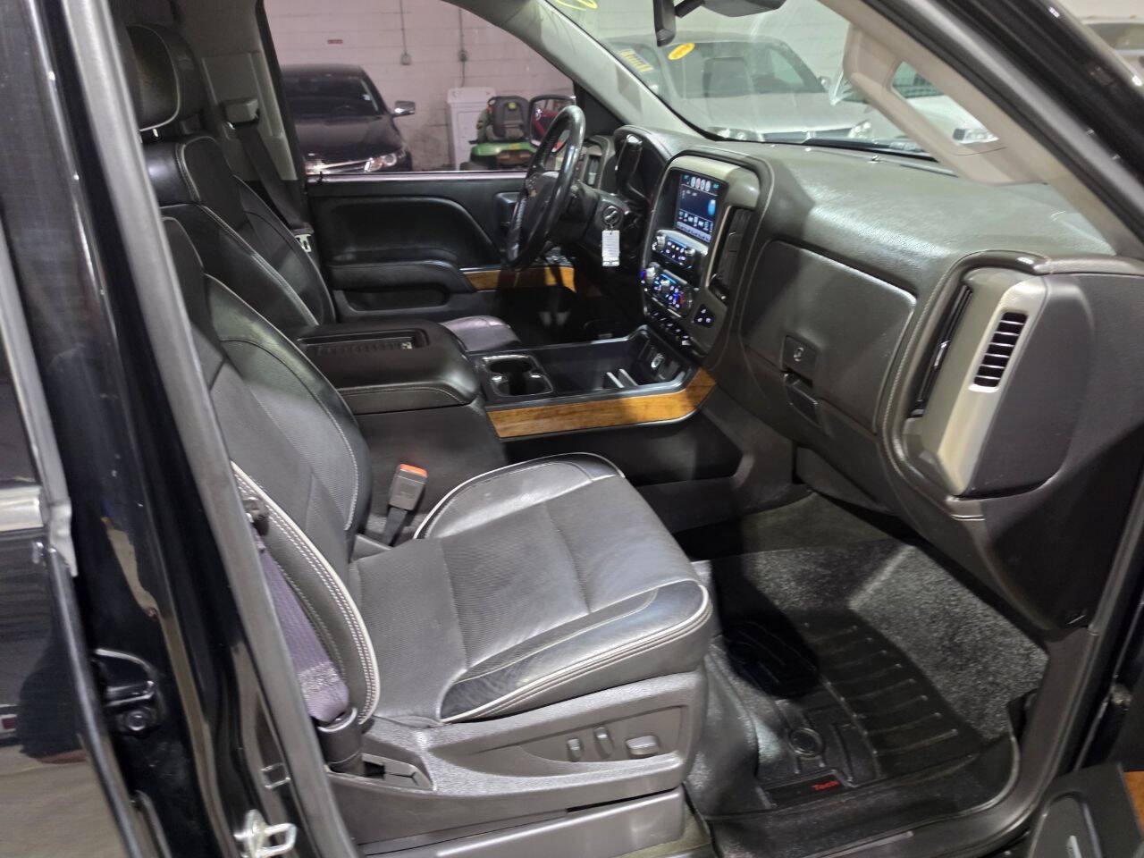 Used 2017 Chevrolet Silverado 1500 High Country AWD/4WD image 40