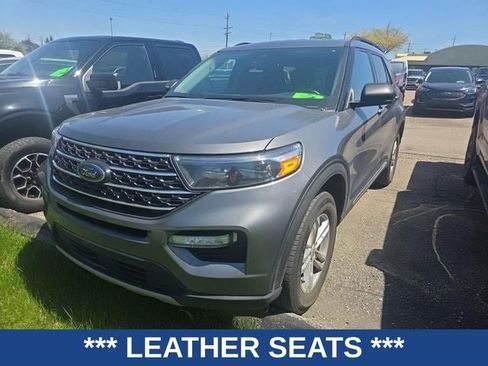 Used 2023 Ford Explorer XLT w/ Equipment Group 202A AWD/4WD image 3
