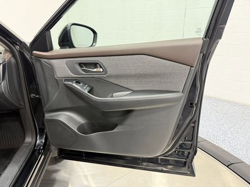 Used 2022 Nissan Rogue SV FWD image 24
