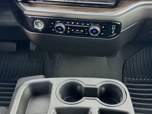 Used 2022 Chevrolet Silverado 1500 LT image 37