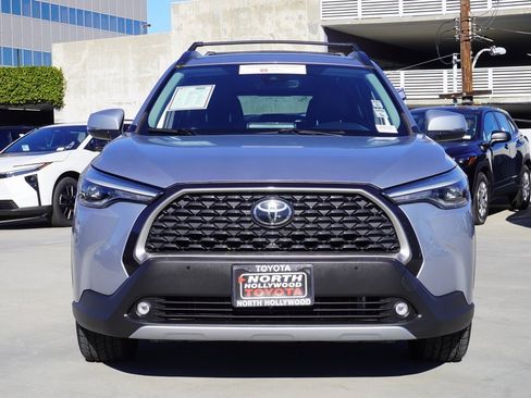 Certified 2022 Toyota Corolla Cross XLE image 2