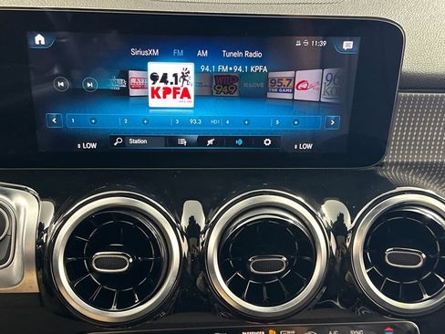 Certified 2022 Mercedes-Benz GLB 250 4MATIC image 25