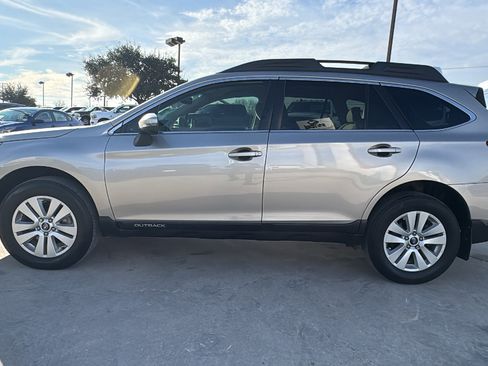 Used 2019 Subaru Outback 2.5i Premium image 8