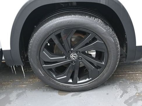 Used 2022 Volkswagen Atlas SE image 39