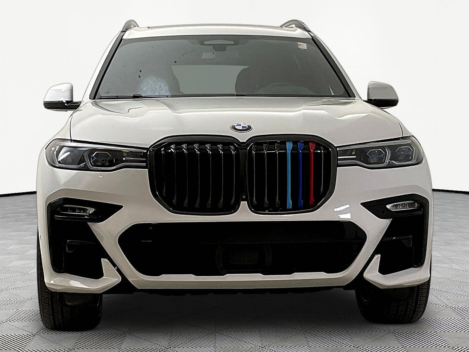 Used 2022 BMW X7 M50i AWD/4WD image 2