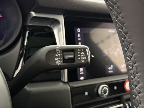 Certified 2026 Porsche Macan AWD/4WD image 49
