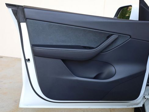 Used 2020 Tesla Model Y Long Range AWD/4WD image 12