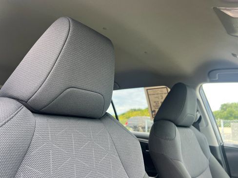 Used 2025 Toyota RAV4 XLE AWD/4WD image 19