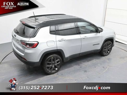 New 2026 Jeep Compass Limited image 30