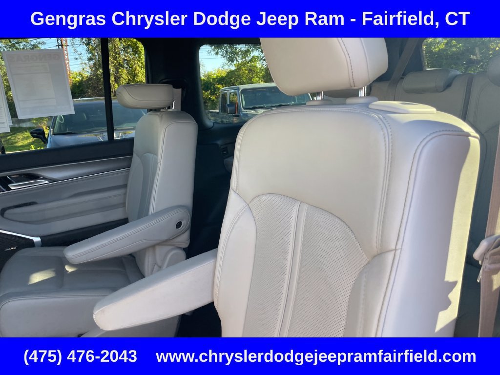 Certified 2025 Jeep Wagoneer Series II AWD/4WD image 46