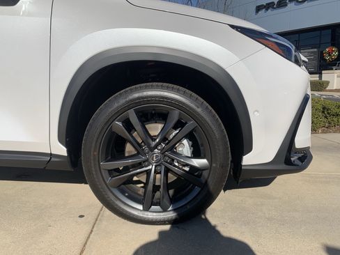 Used 2025 Lexus NX 450h+ AWD w/ Luxury Package image 13