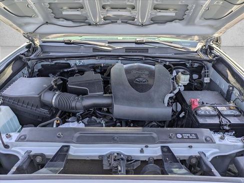 Used 2018 Toyota Tacoma TRD Sport w/ Technology Package RWD image 22