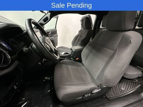 Used 2018 Toyota Tacoma TRD Off-Road image 17