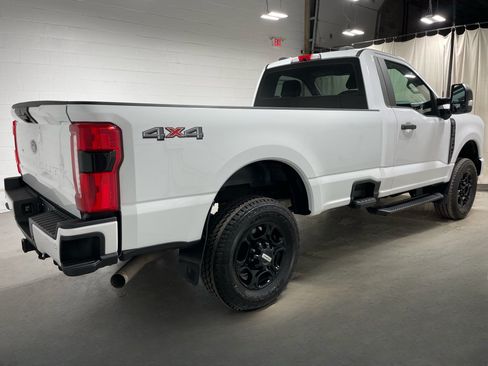 Used 2023 Ford F250 XL w/ STX Appearance Package AWD/4WD image 4