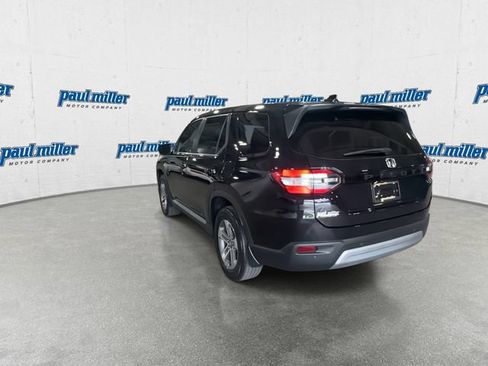 Used 2025 Honda Pilot EX-L image 9