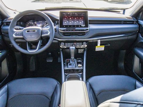New 2026 Jeep Compass Latitude AWD/4WD image 21