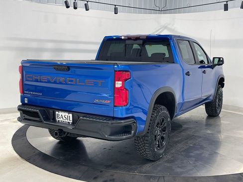 Used 2022 Chevrolet Silverado 1500 ZR2 w/ Technology Package AWD/4WD image 11