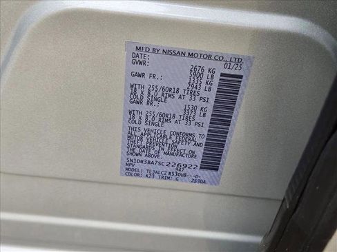Used 2025 Nissan Pathfinder SV FWD image 25