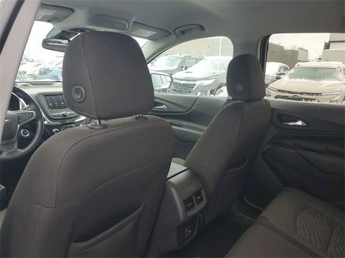Certified 2020 Chevrolet Equinox LT w/ Driver Convenience Package image 8