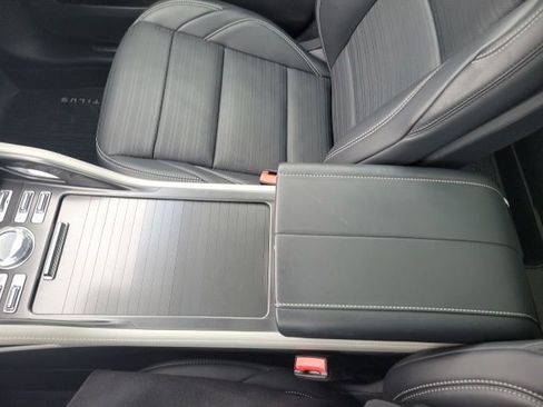 Certified 2024 Lincoln Nautilus Reserve w/ Equipment Group 202A image 40