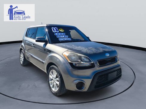 Used 2013 Kia Soul + image 2