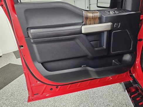 Used 2018 Ford F150 Lariat image 14