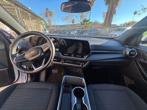 Used 2025 Chevrolet Equinox LT image 33