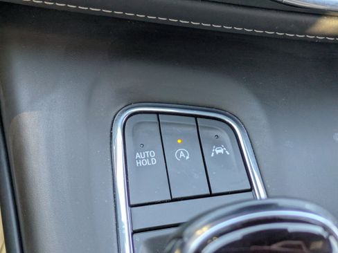 Used 2024 Cadillac Escalade Premium Luxury Platinum image 29