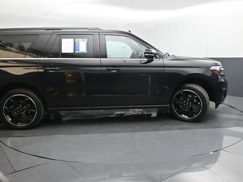 Used 2022 Ford Expedition Max Limited image 6