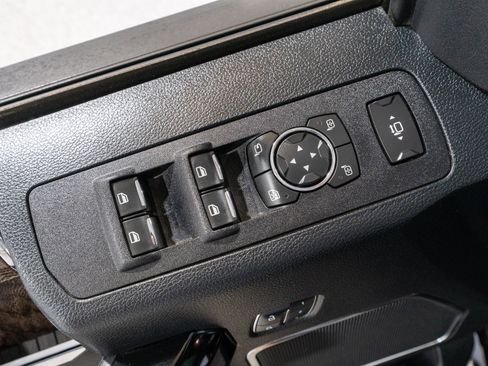 Used 2018 Ford F250 Lariat w/ Lariat Ultimate Package AWD/4WD image 17