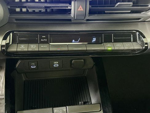 Used 2024 Toyota Prius LE image 24