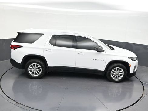 Used 2023 Chevrolet Traverse LS FWD image 25