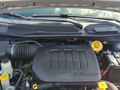 Used 2019 Dodge Grand Caravan SXT FWD image 27