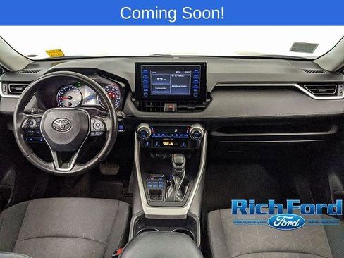 Used 2019 Toyota RAV4 XLE w/ Convenience Package image 7