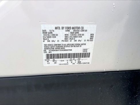 Used 2017 Ford Explorer Platinum image 42