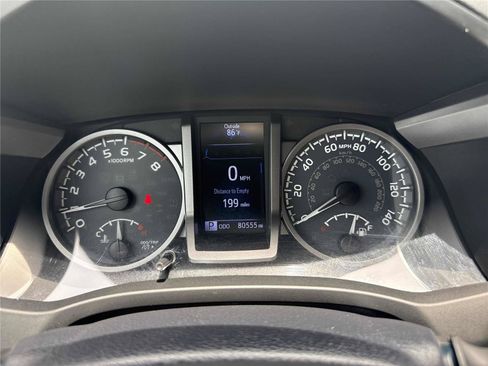 Used 2018 Toyota Tacoma Limited RWD image 16