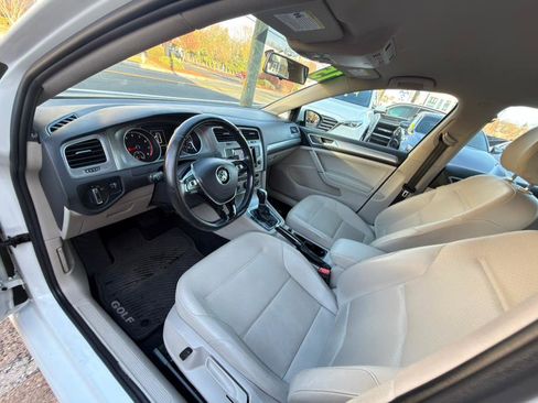 Used 2015 Volkswagen Golf S image 10