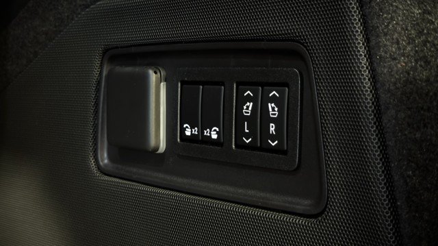Used 2022 Cadillac Escalade Sport Platinum w/ Heavy-Duty Trailer Package AWD/4WD image 42