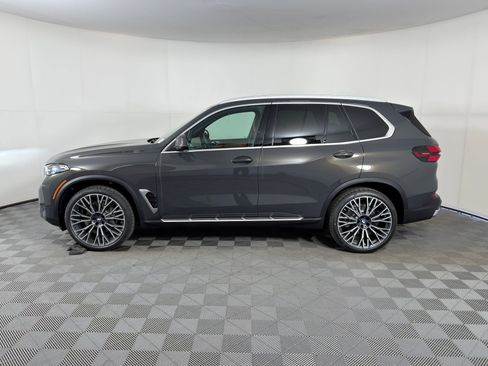 New 2026 BMW X5 sDrive40i RWD image 2